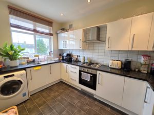 Kitchen- click for photo gallery